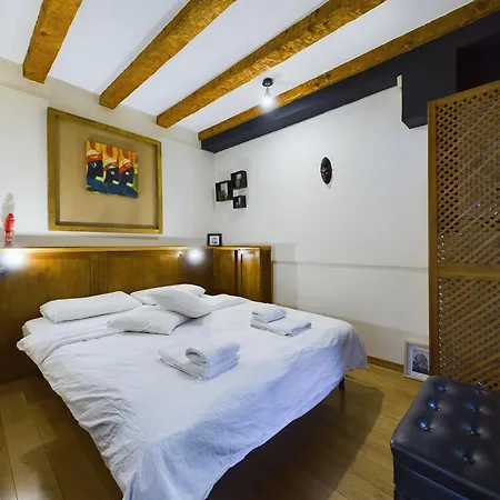 Old Apartman