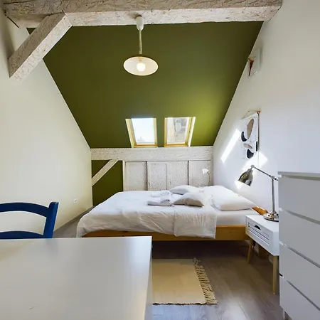 Old Apartman *